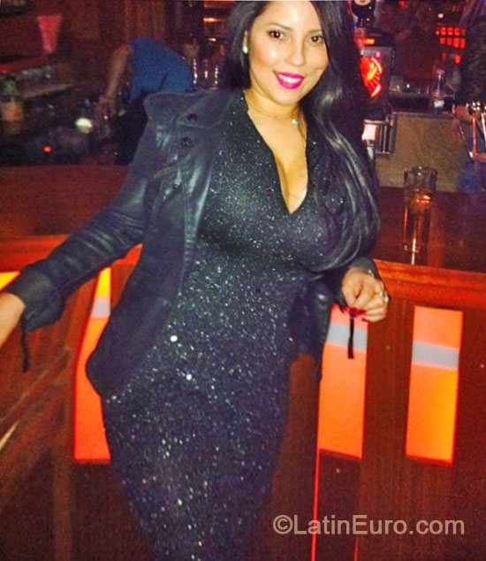 Date this happy Spain girl Rosa from Barcelona ES320