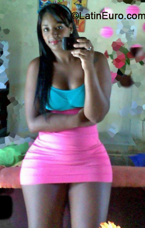 Date this attractive Colombia girl Kelly from Cali CO16028