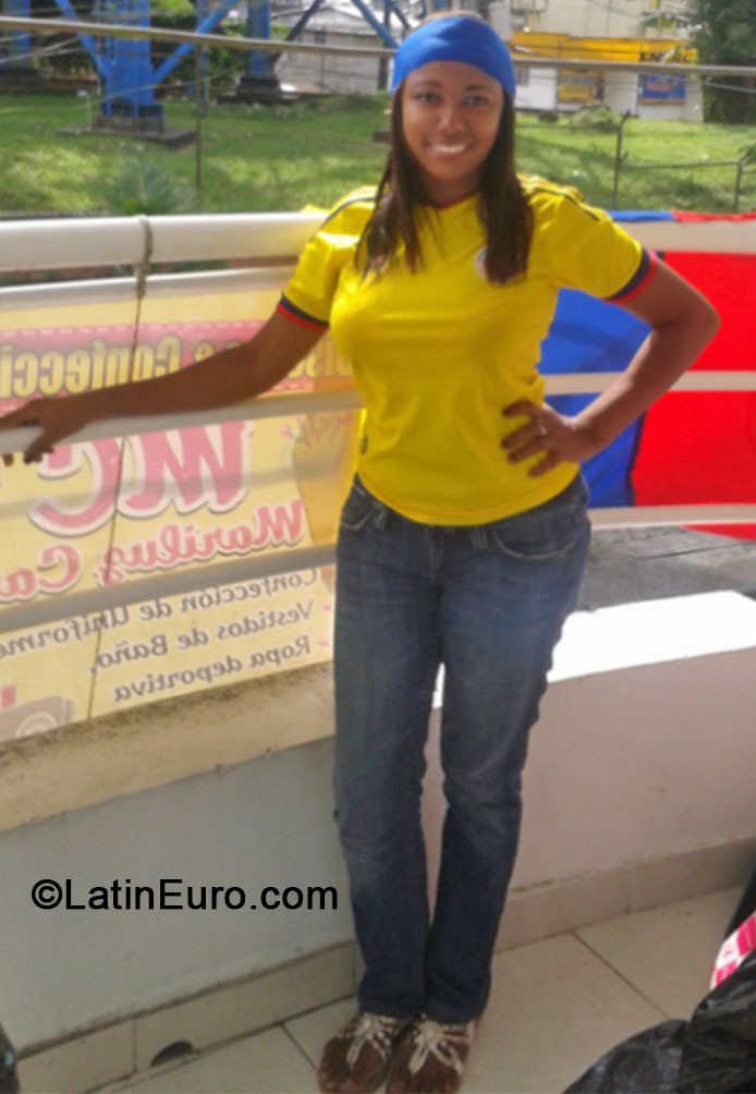 Date this sensual Colombia girl Mariluz from Buenaventura CO17067