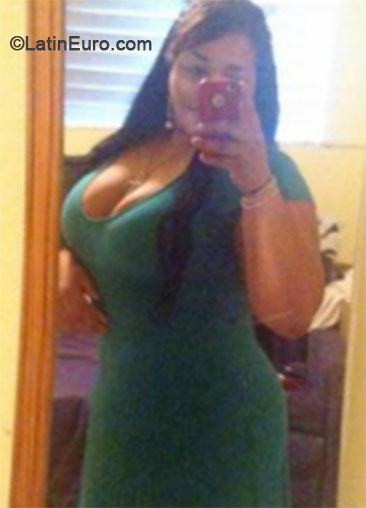 Date this foxy Dominican Republic girl Yajaira from Santo Domingo DO26230