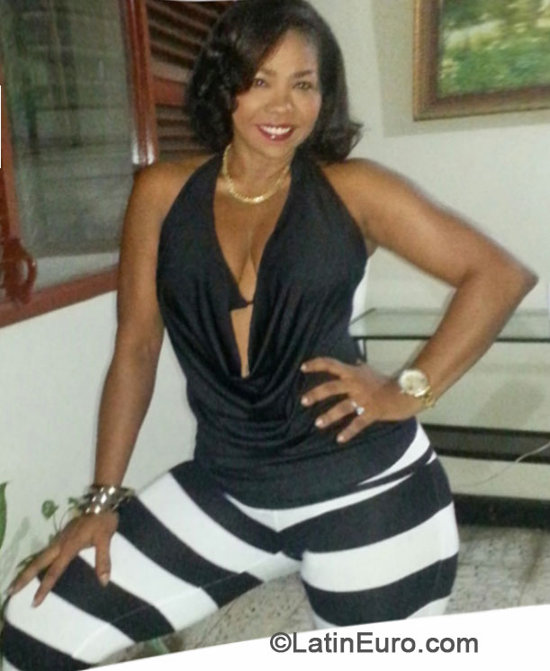 Date this tall Colombia girl Reyes from Cartagena CO16129