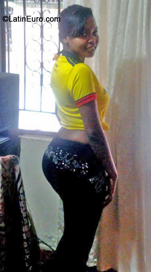 Date this foxy Colombia girl Angie paola from Cali CO16149