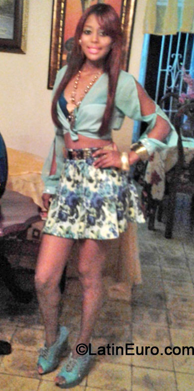 Date this stunning Dominican Republic girl Lusely from Santo Domingo DO20017