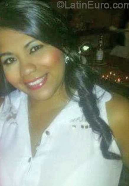 Date this athletic Colombia girl Viviana from Cali CO16201