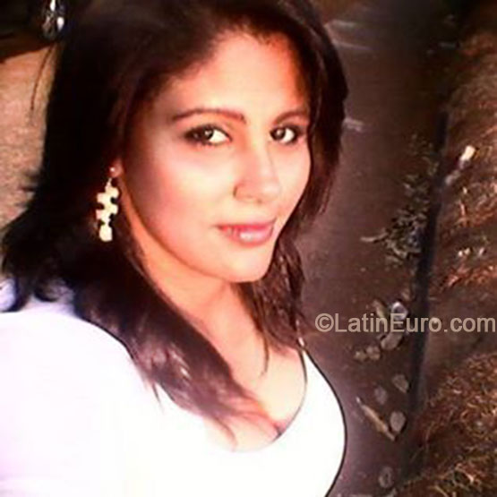 Date this stunning Brazil girl Debora from Sao Paulo BR9030
