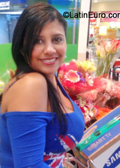 Date this happy Colombia girl Diana from Bogota CO16248