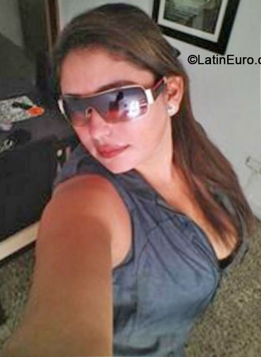 Date this beautiful Colombia girl Mari from Cartagena CO16265