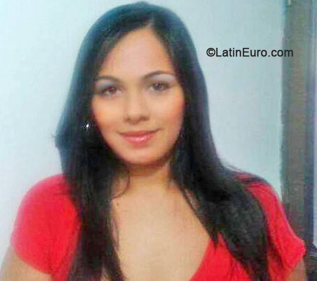 Date this tall Colombia girl Raiza from Cartagena CO16268