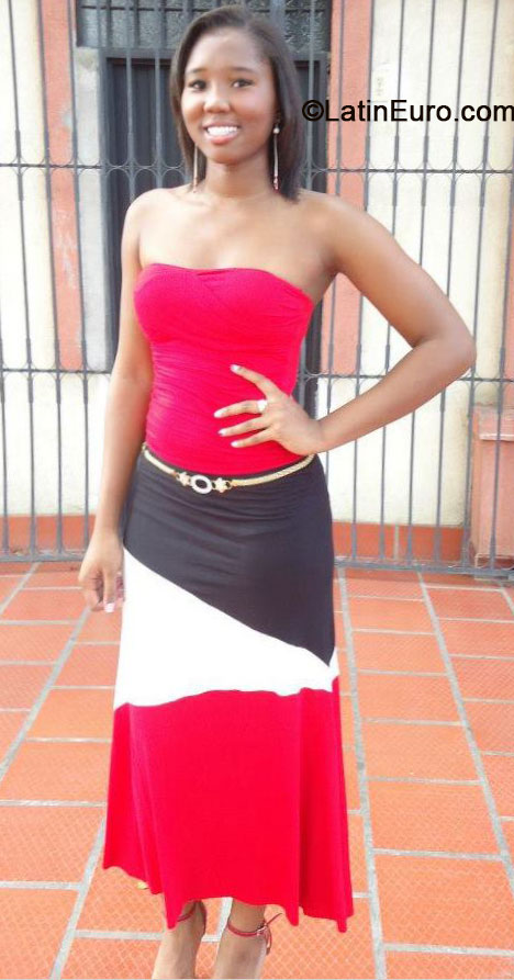 Date this hard body Colombia girl Arleth from Cali CO16289