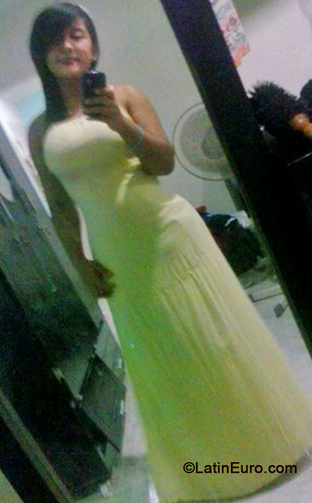 Date this happy Colombia girl Idalis from santa marta CO16304