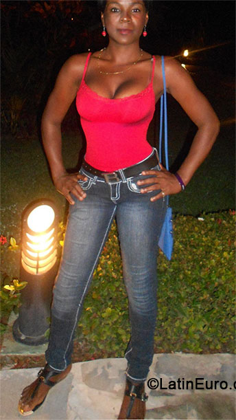 Date this stunning Dominican Republic girl Yaneris from Santo Domingo DO20088