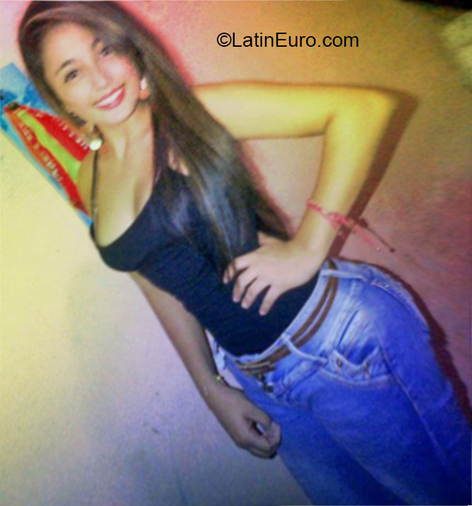 Date this hot Colombia girl Tatiana from Bogota CO16337