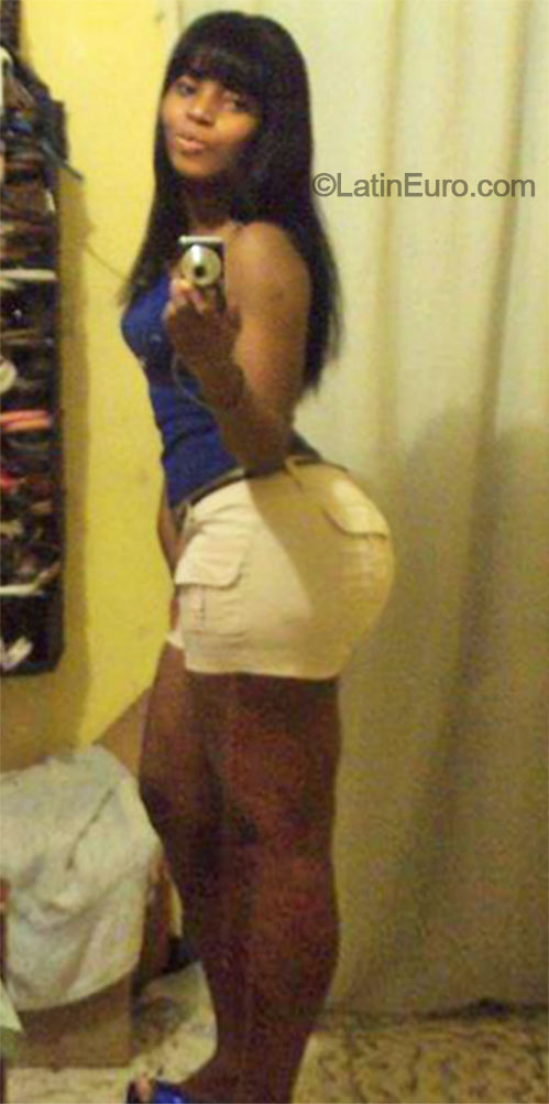 Date this happy Colombia girl Marisol from Cali CO19553