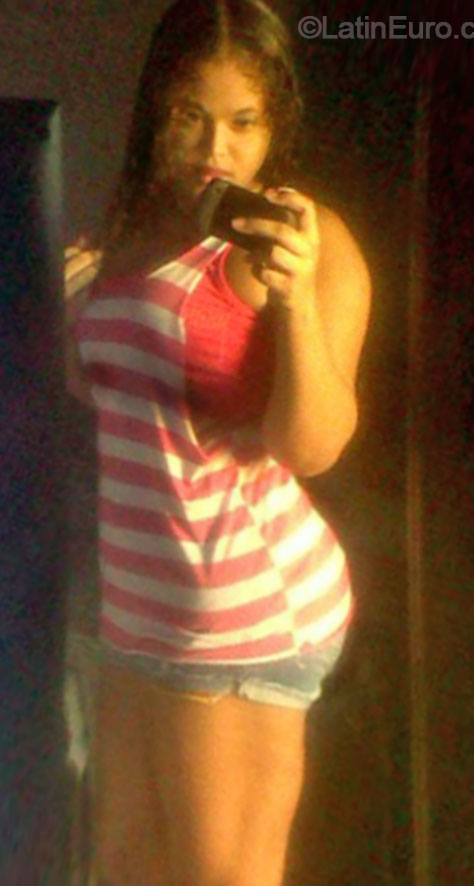 Date this voluptuous Colombia girl Ana from Valledupar CO16348