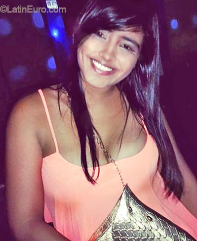 Date this charming Colombia girl Yoha from Cartagena CO16367