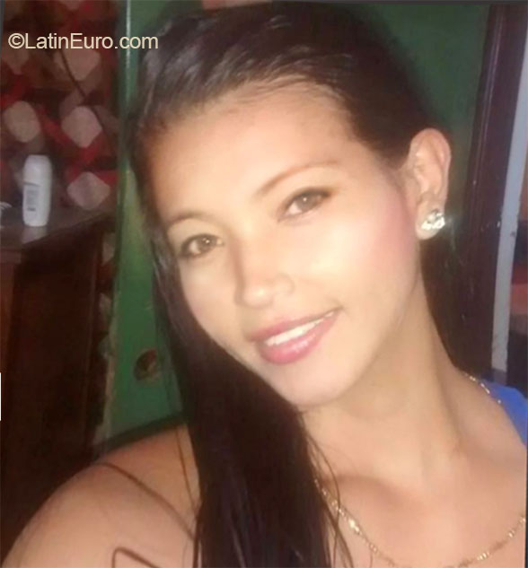 Date this young Colombia girl Jenifer from Pereira CO16373