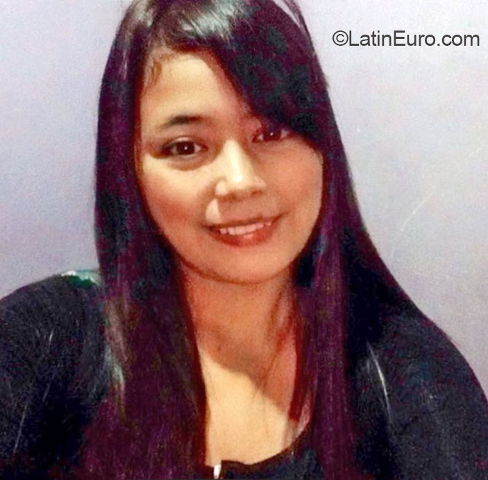Date this voluptuous Philippines girl Meriker from Iligan City PH712