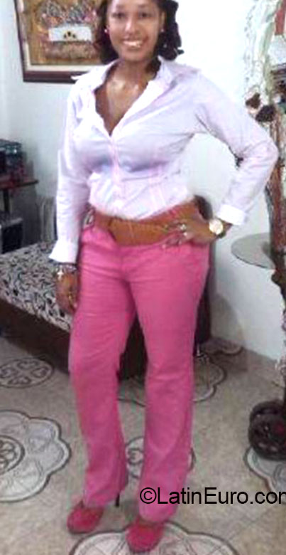 Date this pretty Colombia girl Yenny from Cali CO16395