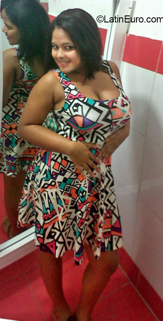 Date this happy Dominican Republic girl Dahiania from Salcedo DO20131