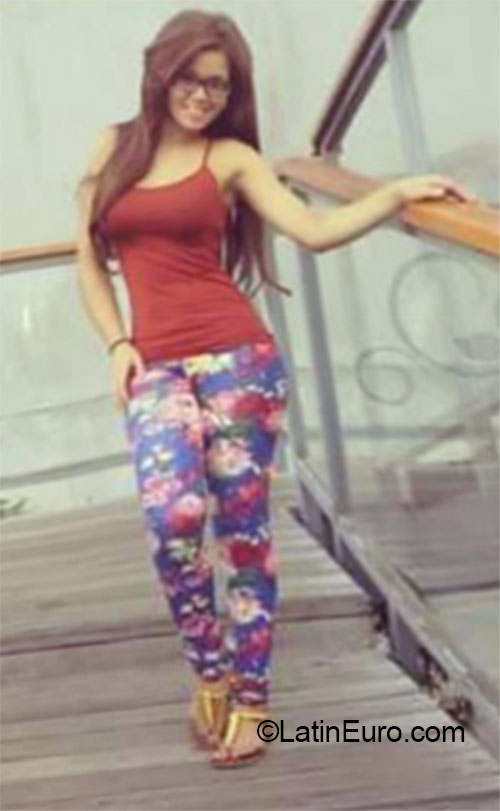 Date this sultry Dominican Republic girl Gloroa from Santiago DO20250