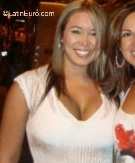 Date this cute Colombia girl Liz from Medellin CO16452