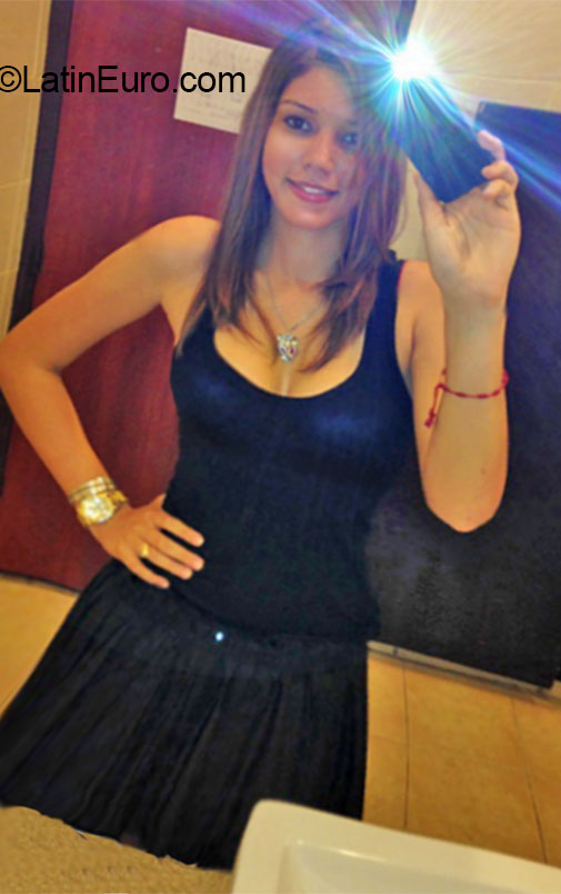 Date this voluptuous Dominican Republic girl Kathy from Santo Domingo DO20426