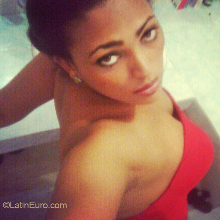 Date this attractive Dominican Republic girl Keyla from Santo Domingo DO20472