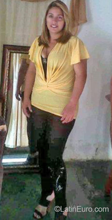 Date this athletic Dominican Republic girl Grimey from La Vega DO20480