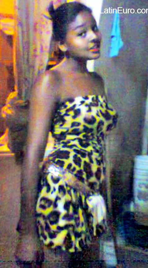 Date this beautiful Dominican Republic girl Ana from Santo Domingo DO20492