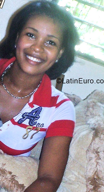 Date this voluptuous Dominican Republic girl Katiuscia from Santo Domingo DO20548