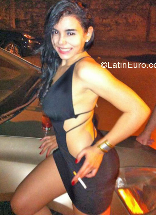 Date this voluptuous Dominican Republic girl Fernanda from Santo Domingo DO20567