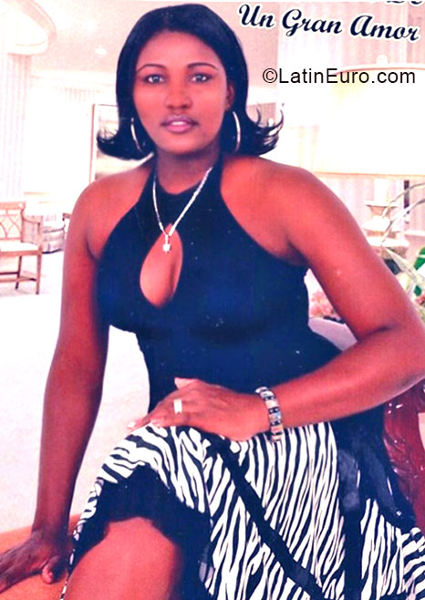 Date this athletic Dominican Republic girl Yenny from San Pedro De Macoris DO20589