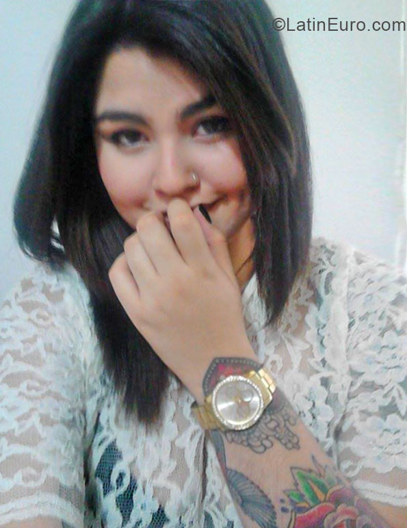 Date this tall Colombia girl Daniela from Pereira CO16588