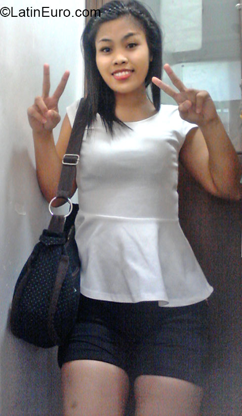 Date this foxy Hong Kong girl Jenelyn from Hong Kong HK12