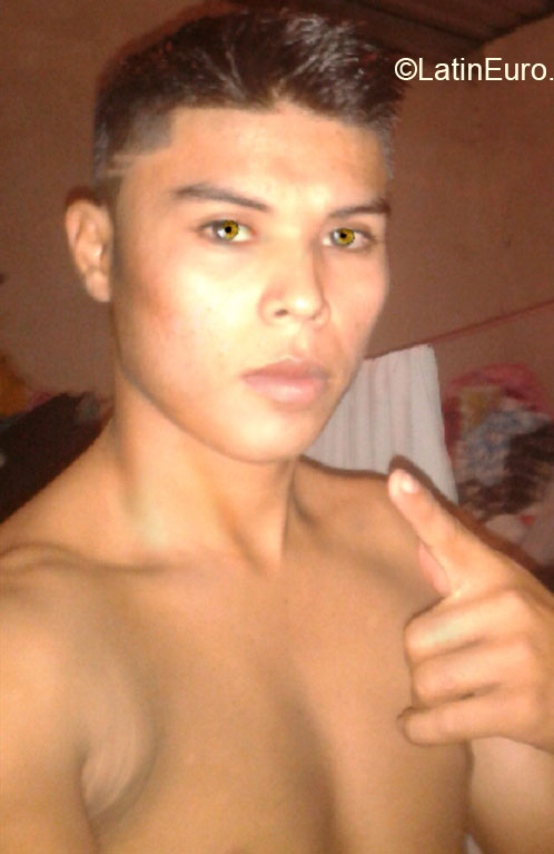 Date this stunning Honduras man Kelvinz from Choloma HN1371