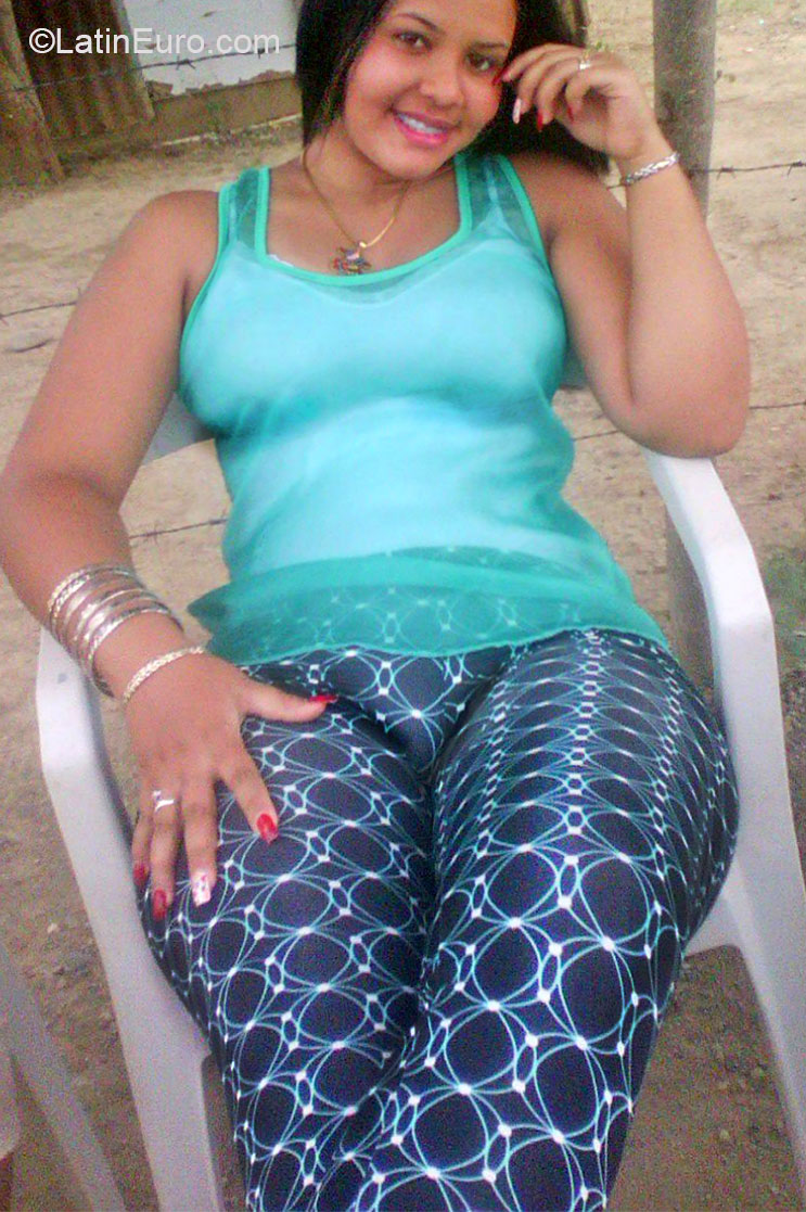 Date this gorgeous Dominican Republic girl Nefarty from Santiago DO20780
