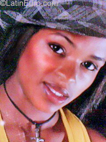 Date this sensual Colombia girl Yulisa from Medellin CO16648