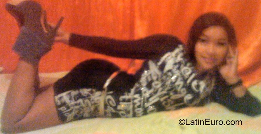 Date this hot Colombia girl Angeledy from Cali CO16678
