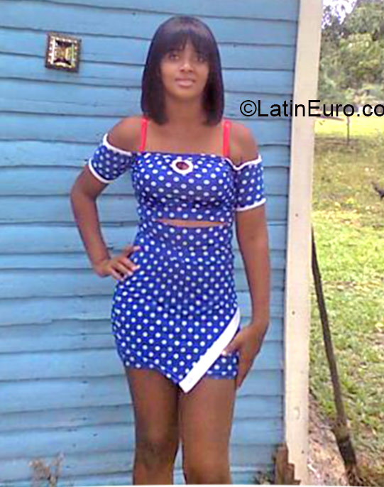 Date this passionate Dominican Republic girl Yanira from Santiago DO20829