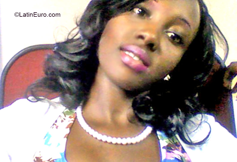 Date this hard body Jamaica girl Anna from Kingston JM1907