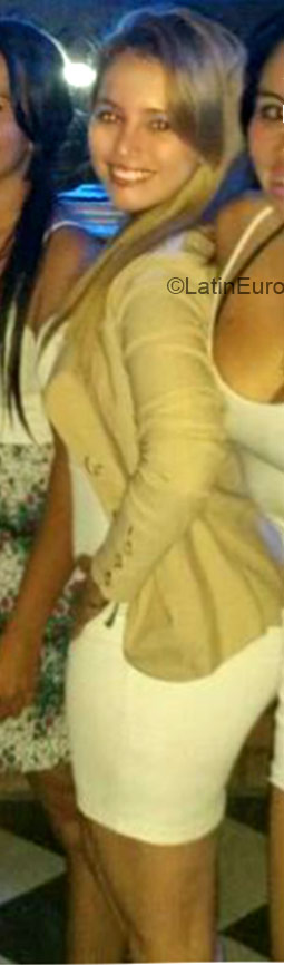 Date this foxy Colombia girl Stefany from Bucaramanga CO16700
