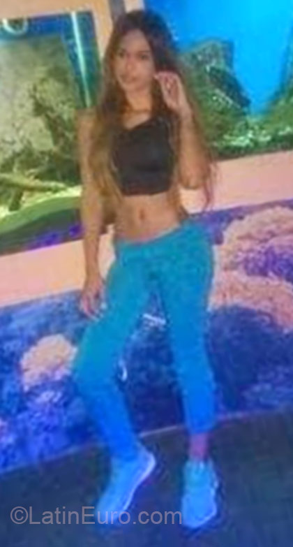Date this sultry Colombia girl Julieth from Medellin CO16704