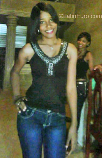 Date this pretty Dominican Republic girl Maris leidy from Santo Domingo DO20897