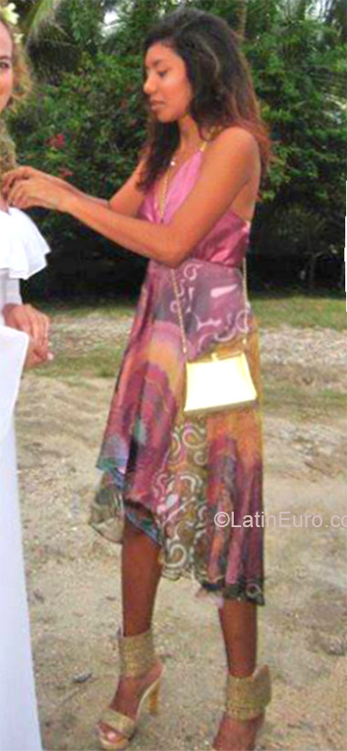 Date this beautiful Colombia girl Yesenia from Santa Marta CO16722