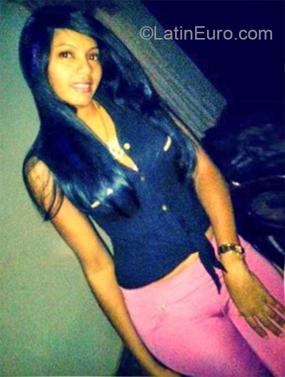 Date this delightful Dominican Republic girl Mafer from Santo Domingo DO20909