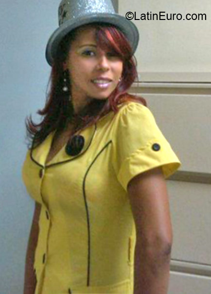 Date this voluptuous Dominican Republic girl Julisa from Santo Domingo DO20927