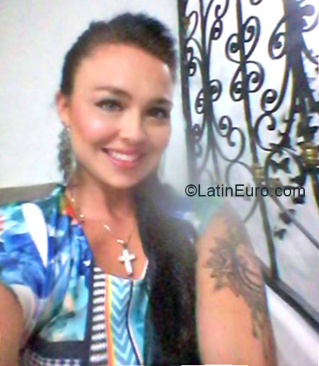 Date this lovely Colombia girl Leydi from Medellin CO16761