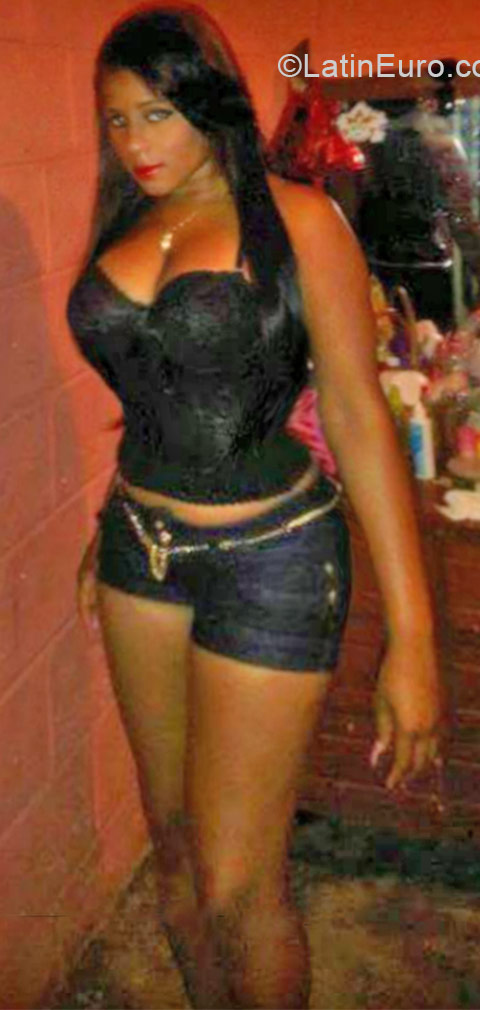 Date this lovely Dominican Republic girl Zulie from Santiago DO21004