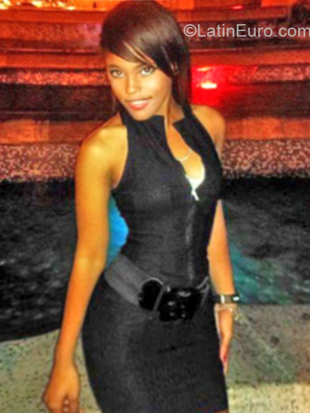Date this cute Dominican Republic girl Isabel from Santo Domingo DO21011
