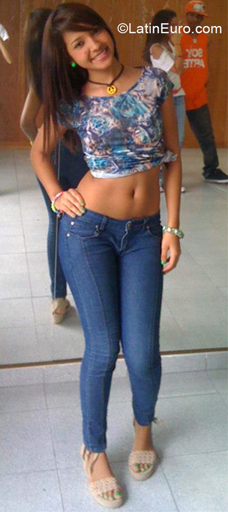 Date this hard body Spain girl Daniela from Madrid ES303
